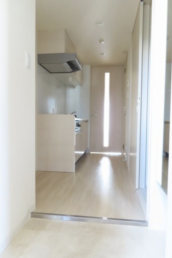 玄関(※同物件別部屋参考写真)