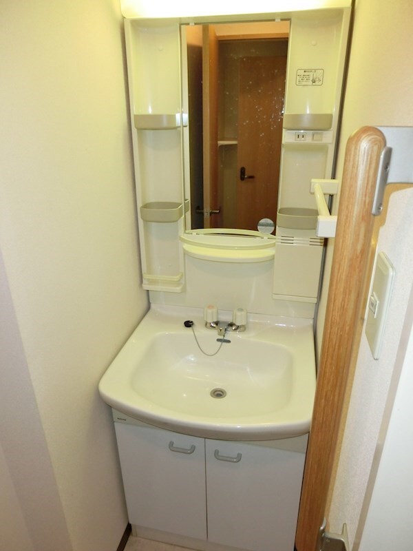 物件内観写真9　(※同物件の別号室の写真です)