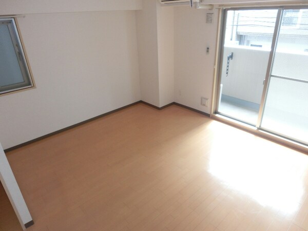 寝室(※同物件別部屋参考写真)