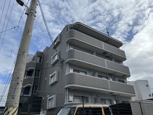 クレールIWAI外観写真