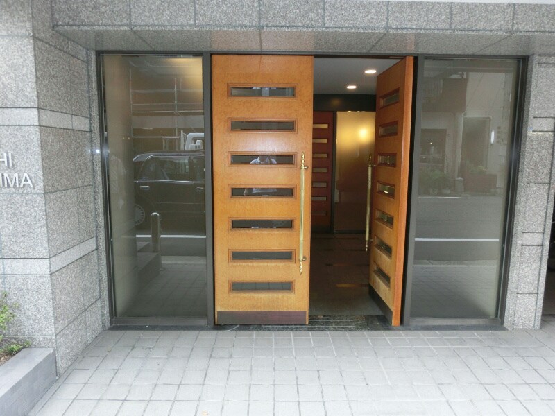 物件外観写真2　(エントランス)