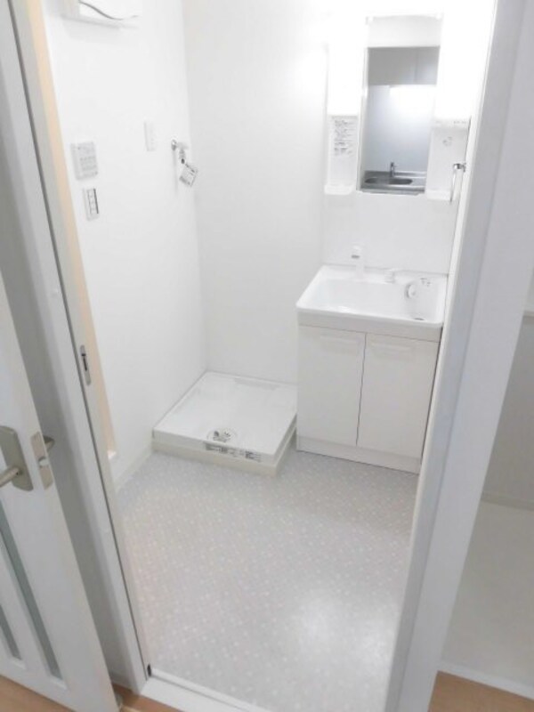 独立洗面台(※同間取り参考写真)