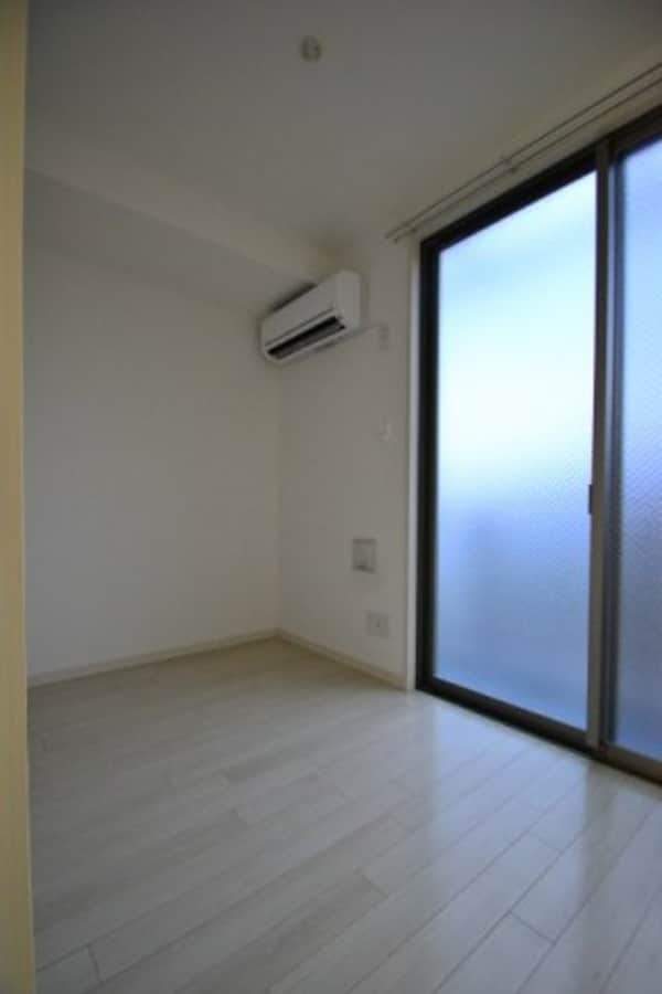 寝室(※同物件別号室参考写真)