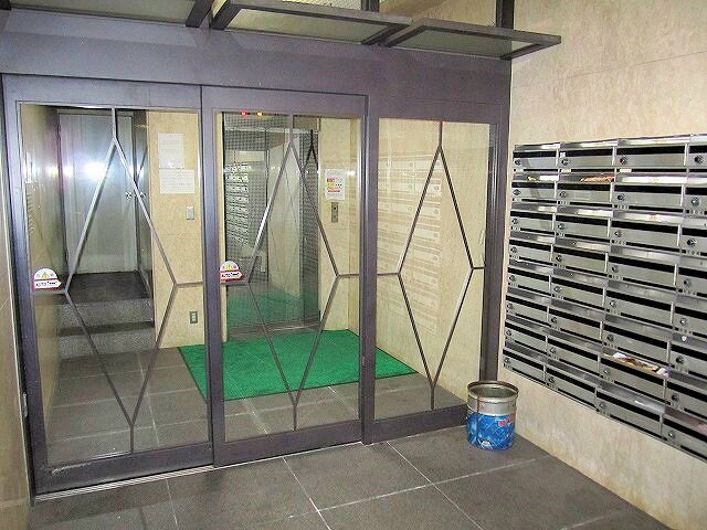 物件外観写真2　(エントランス☆)