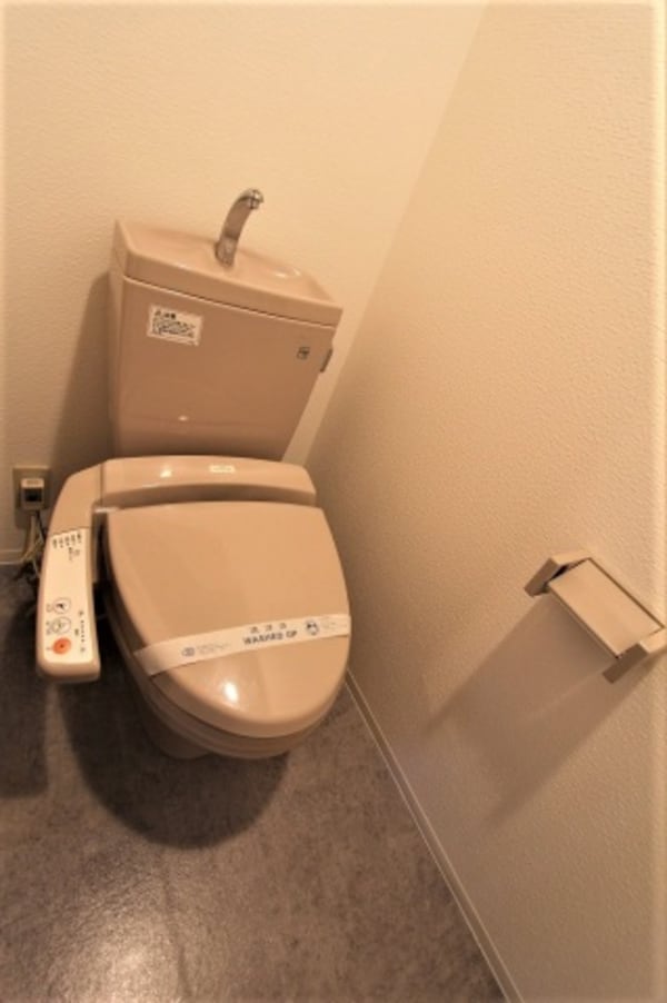 トイレ(※同物件別部屋参考写真)