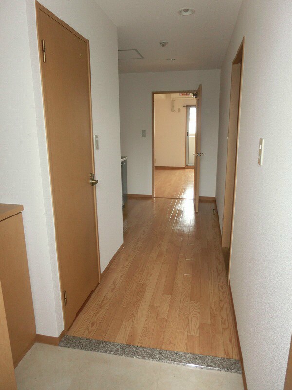 物件内観写真4　(同物件別号室参考写真)