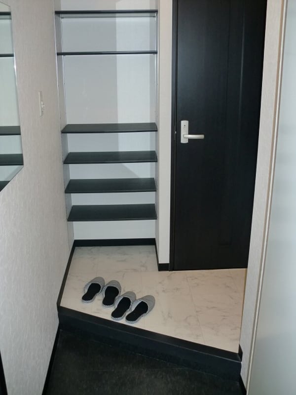 玄関(※違うお部屋タイプのお写真です)