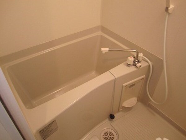 浴室(同物件別号室参考写真)