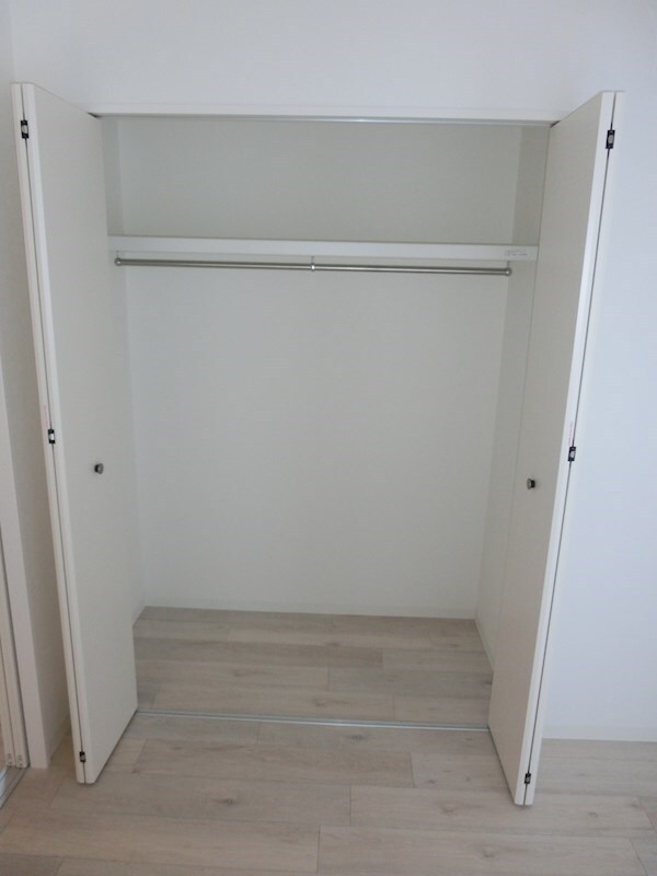 収納(※同物件別部屋参考写真建具の色要確認)