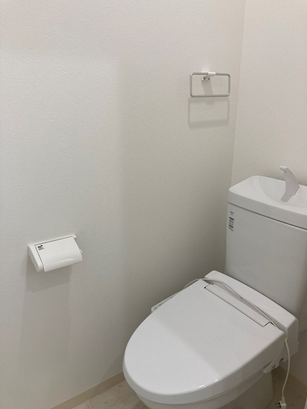 トイレ(※同物件・別号室参考写真)