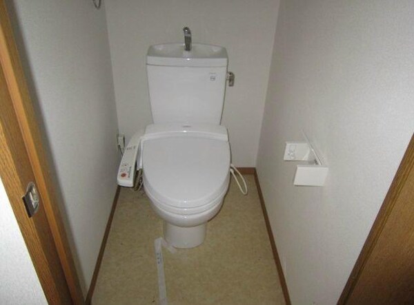 トイレ(※同マンション別部屋の参考写真です。)