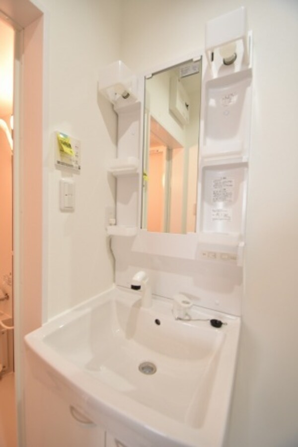 洗面・脱衣所(※同物件別号室参考写真)