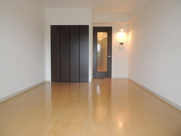 内装他(※同マンション別部屋の参考写真です。)