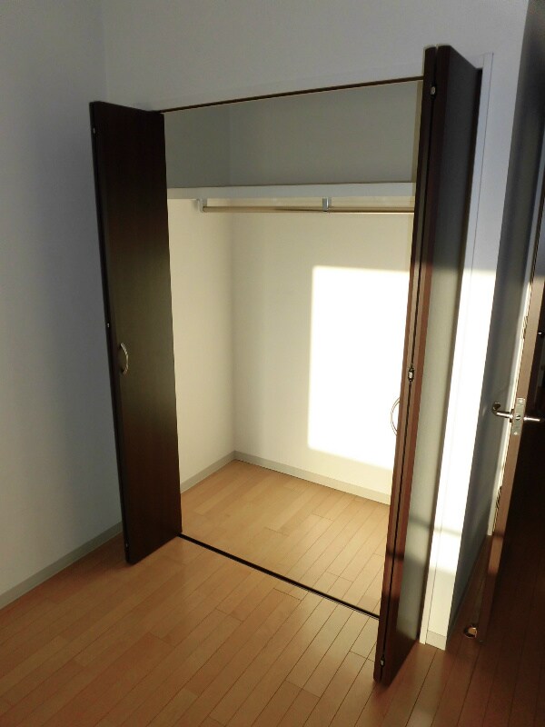 収納(※同マンション別部屋の参考写真です。)