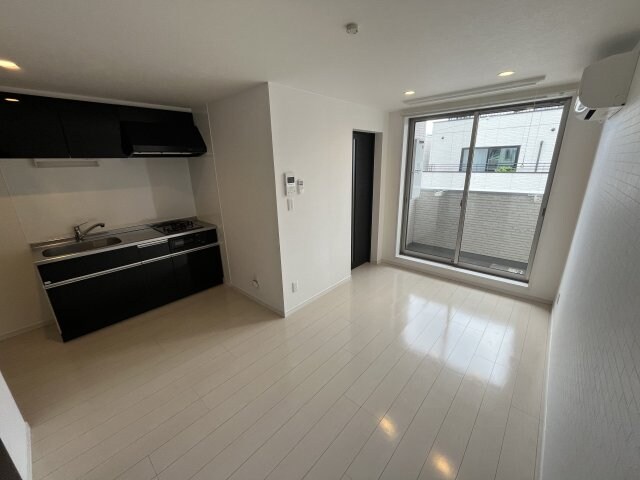 物件内観写真4　(※別号室参考写真)