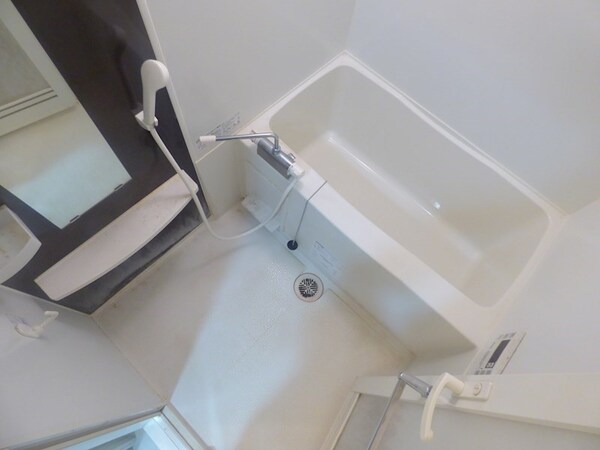 浴室(※同マンション別部屋参考写真)