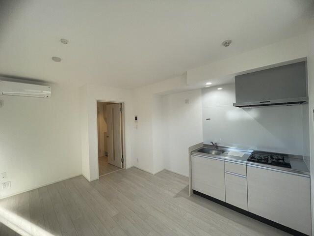 物件内観写真3　(※別号室参考写真)