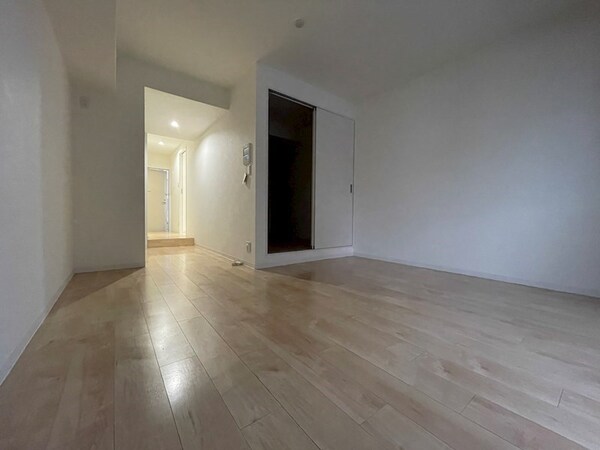 居室(※同物件別号室参考写真)