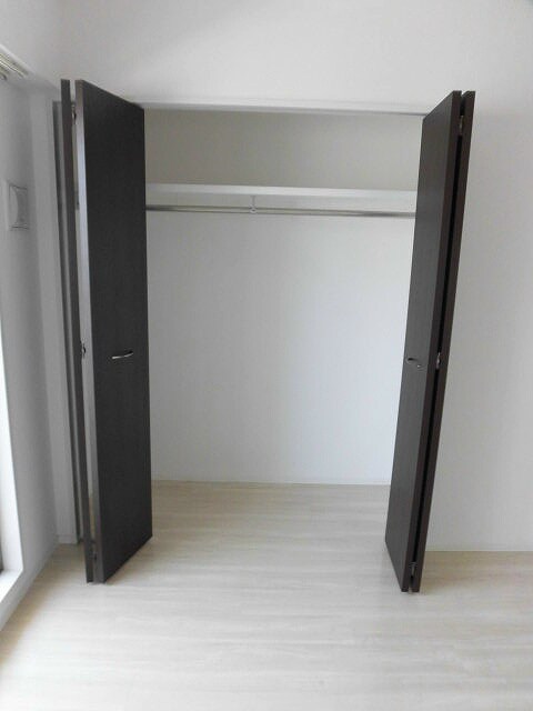 物件内観写真13　(※同物件の別号室です。)