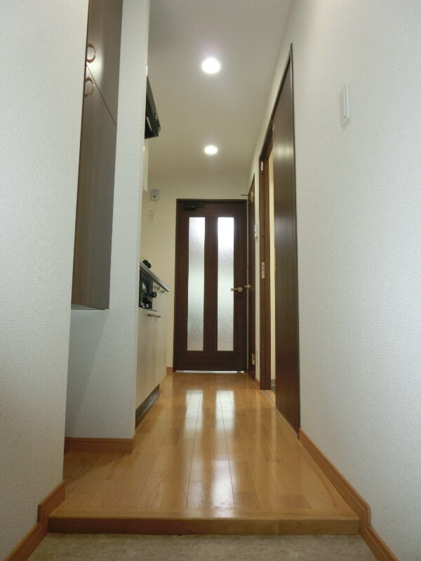 玄関(※同マンション別部屋の写真となります。)