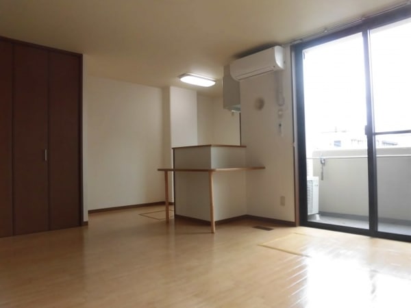 居室(※同物件別部屋参考写真)