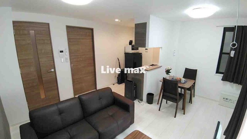 物件内観写真5　(別号室参照写真)