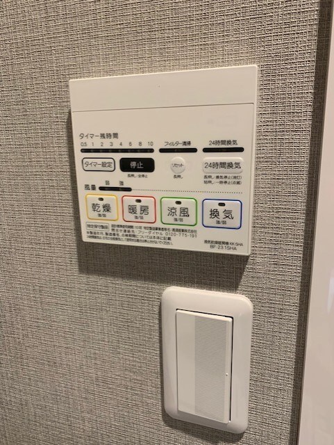 物件内観写真16　(別号室参照写真)