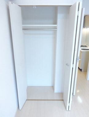 物件内観写真11　(別号室参照写真)