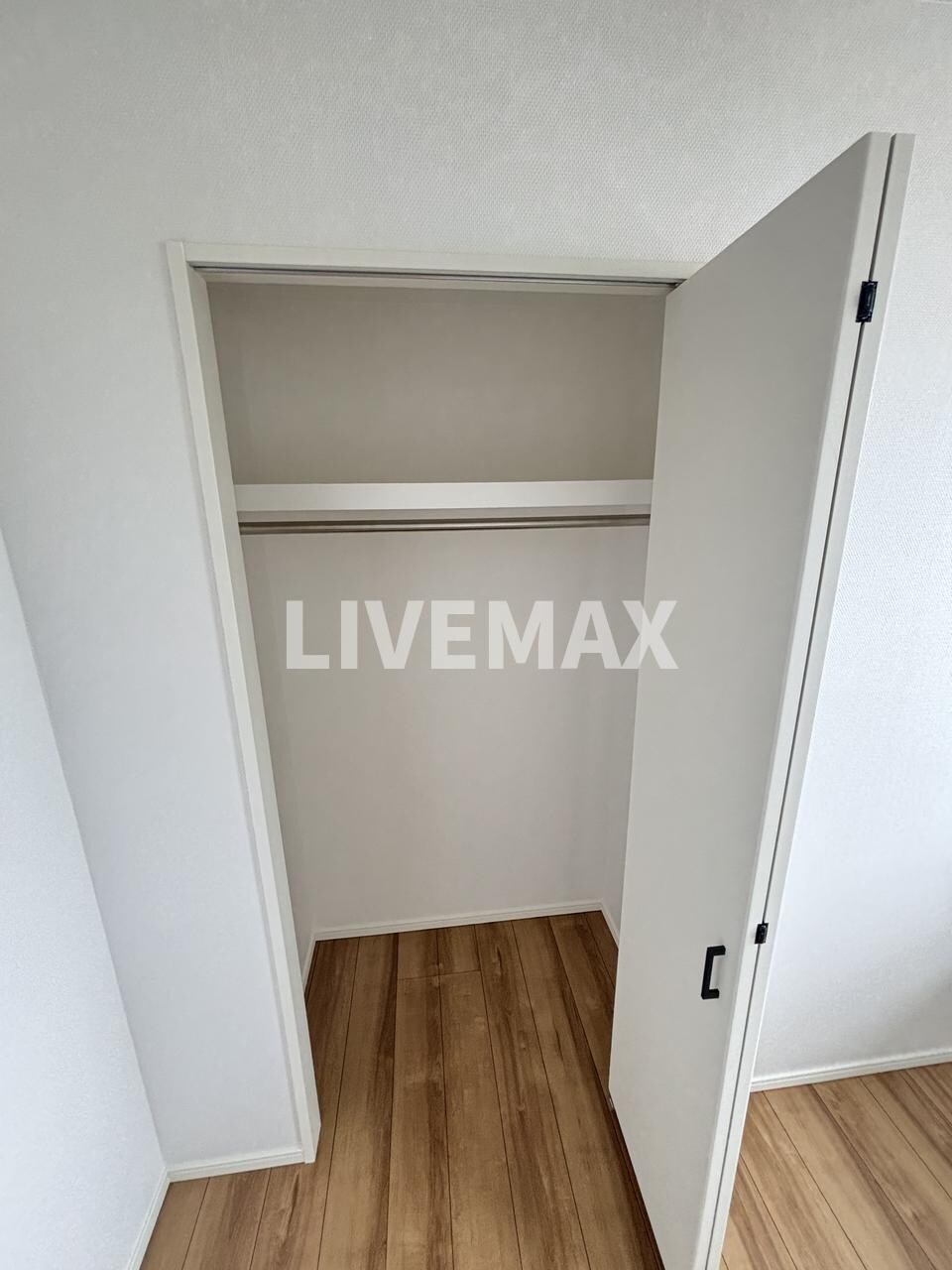 物件内観写真11　(※別号室参考写真)