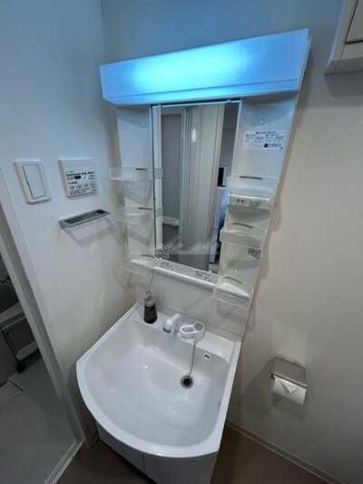 物件内観写真9　(洗濯機、掃除機等リブマックス仕様の家具家電付き)