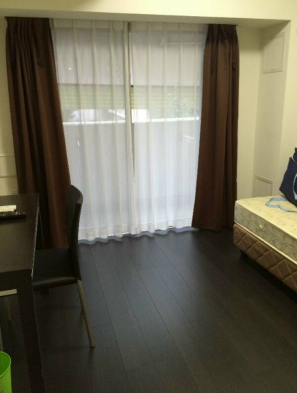 寝室(家具家電一式付き！仲介手数料は半月分です！)