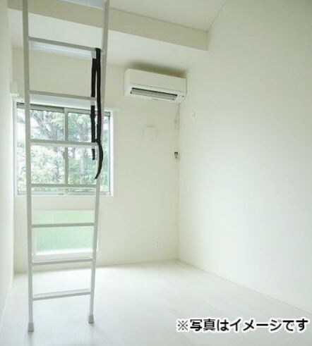 物件内観写真2　(ロフト)