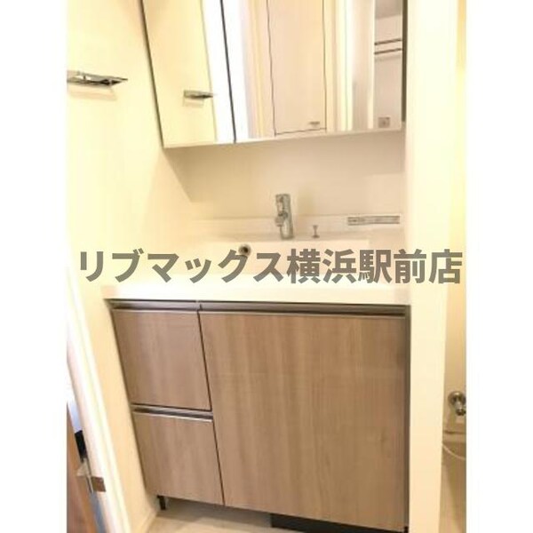 独立洗面台