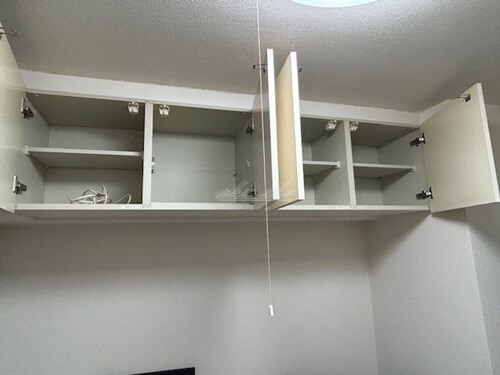 物件内観写真19　(上部収納)