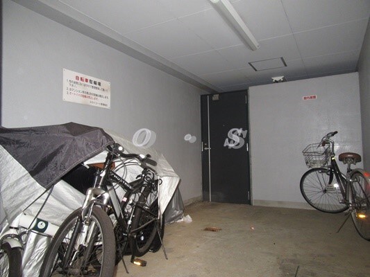 物件内観写真14　(駐輪場)