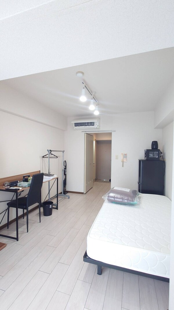 居室(家具家電付き)