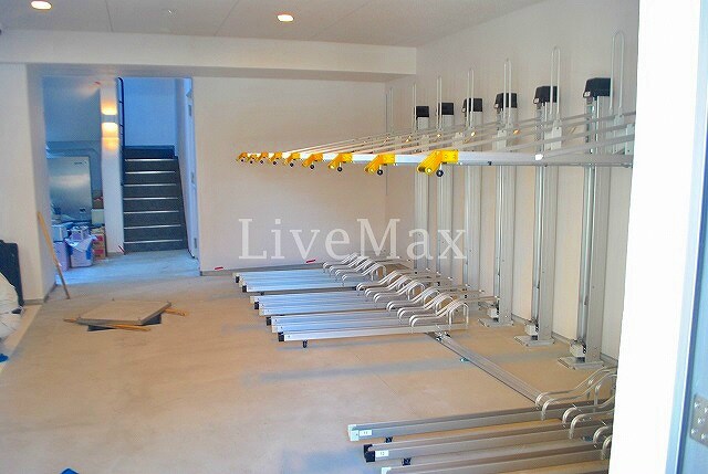 物件内観写真18　(駐輪場)