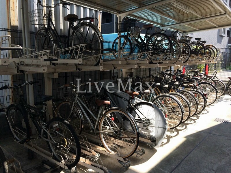 物件内観写真11　(駐輪場)