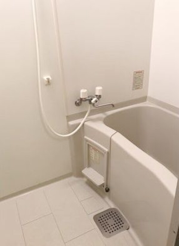 浴室(家具・家電つきマンション)