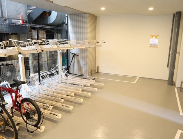 物件外観写真4　(駐輪場)