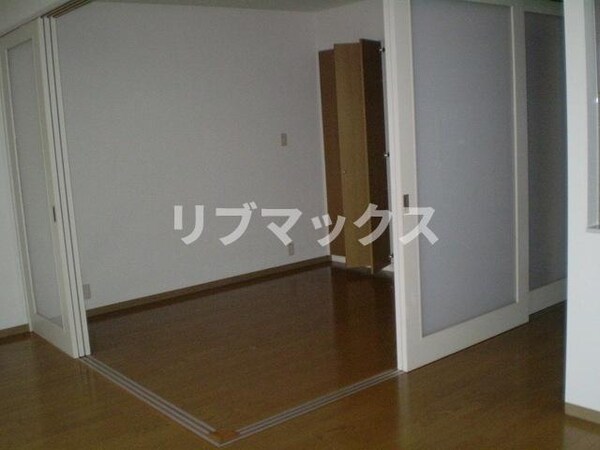 内装他