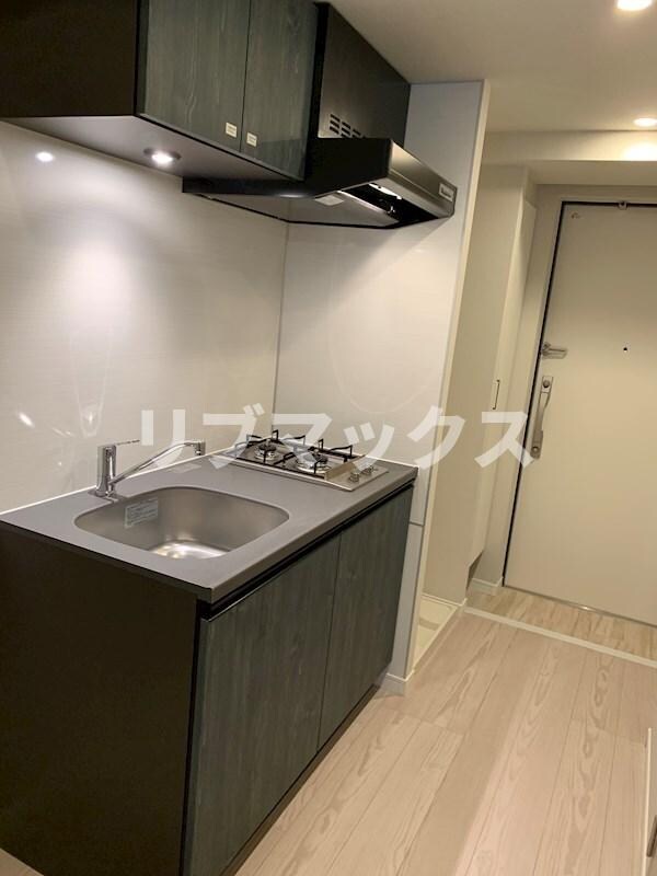 物件内観写真5　(冷蔵庫、電子レンジ等リブマックス仕様の家具家電付き)