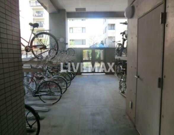 物件内観写真16　(駐輪場)