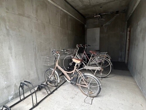 物件内観写真14　(駐輪場)