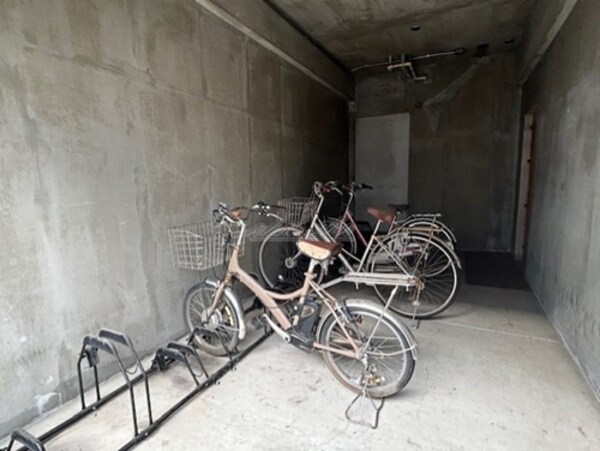 建物設備(駐輪場)