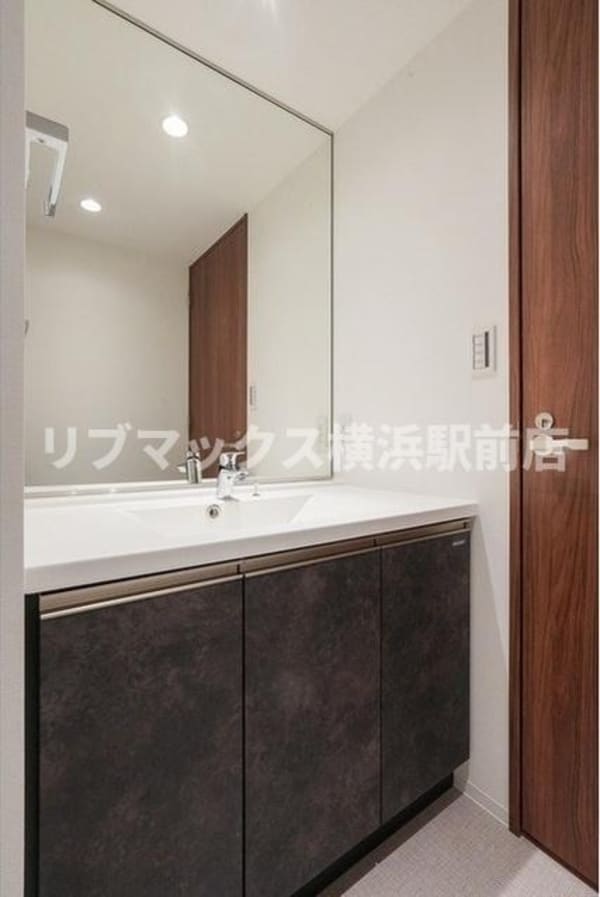 独立洗面台