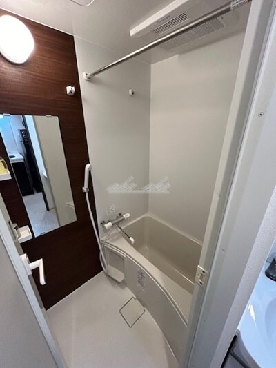 物件内観写真17　(リブマックス仕様の家具家電が入ります。洗濯機)