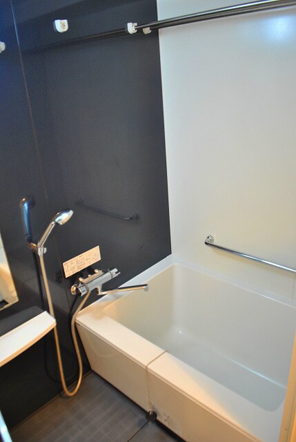 物件内観写真6　(浴室乾燥機付)