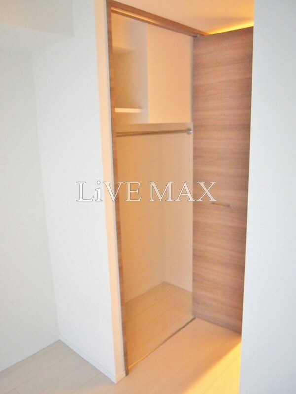 物件内観写真11　(別号室参照写真)