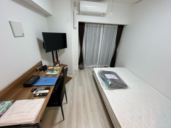 居室(ベッド、机椅子、テレビ等リブマックス仕様の家具家電付き)
